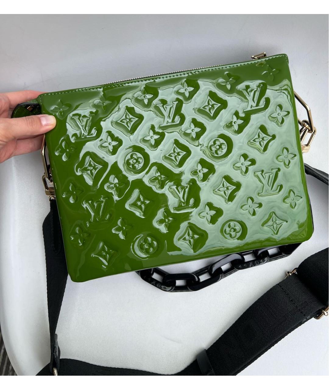 LOUIS VUITTON Зеленая сумка через плечо из лакированной кожи, фото 3