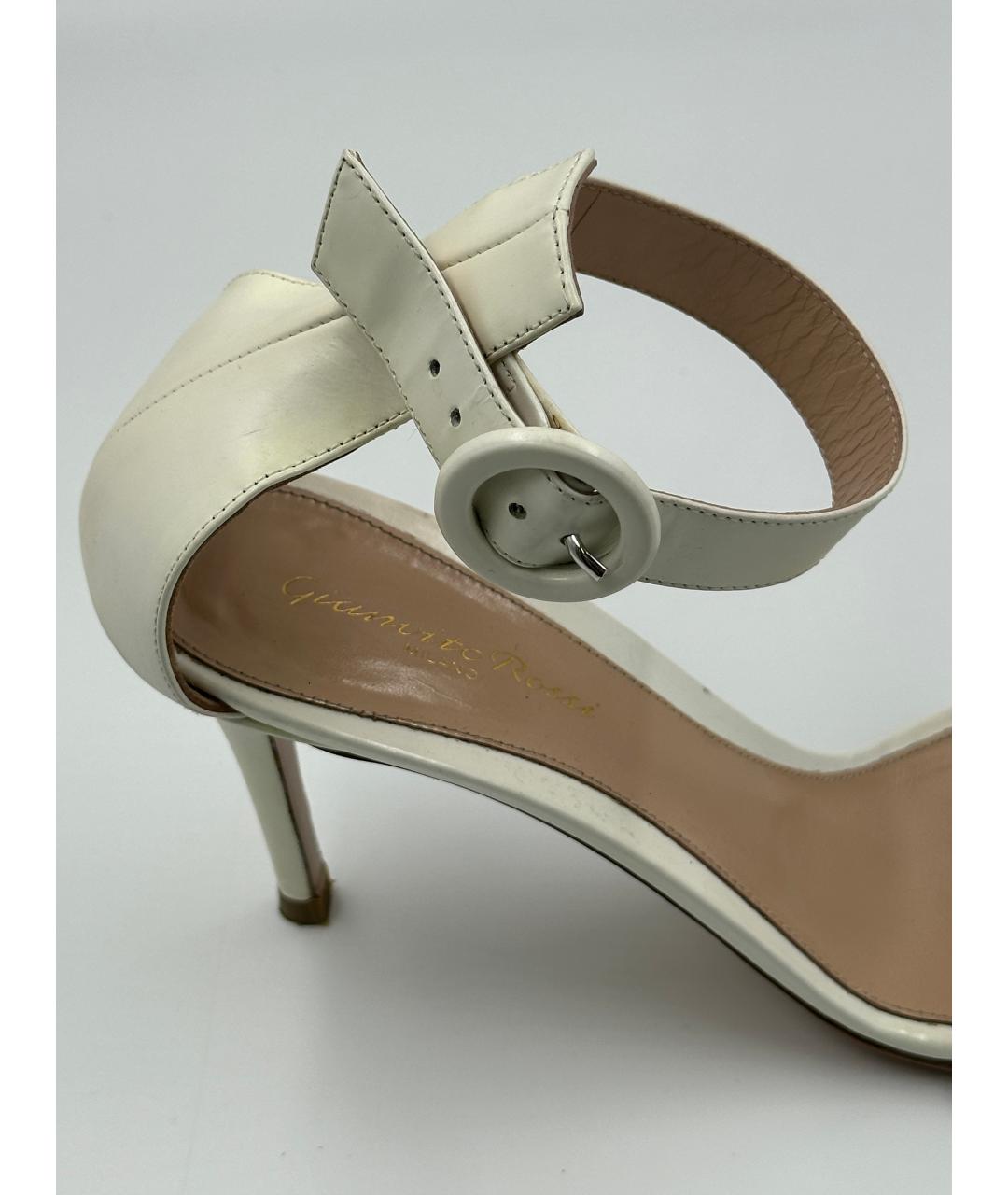 GIANVITO ROSSI Бежевые кожаные босоножки, фото 5