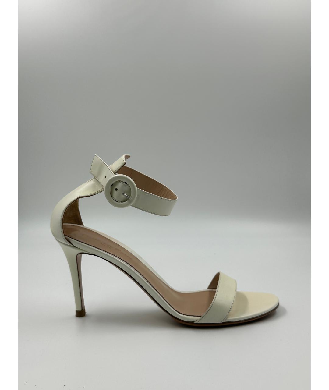 GIANVITO ROSSI Бежевые кожаные босоножки, фото 6
