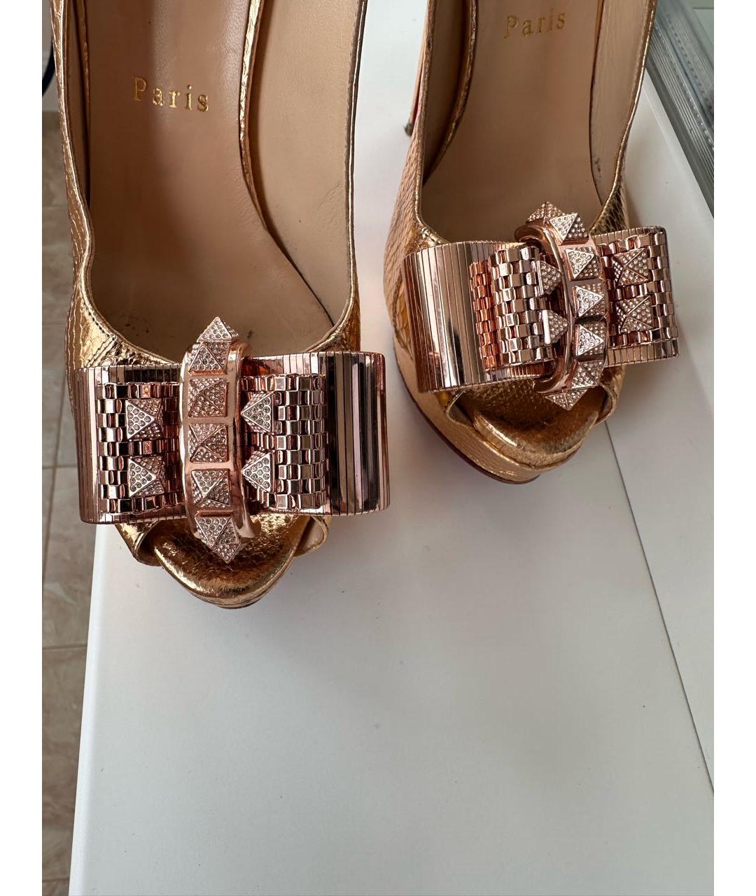 CHRISTIAN LOUBOUTIN Золотые кожаные босоножки, фото 5