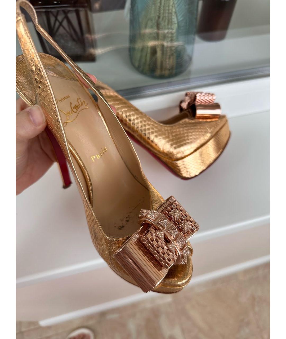 CHRISTIAN LOUBOUTIN Золотые кожаные босоножки, фото 2
