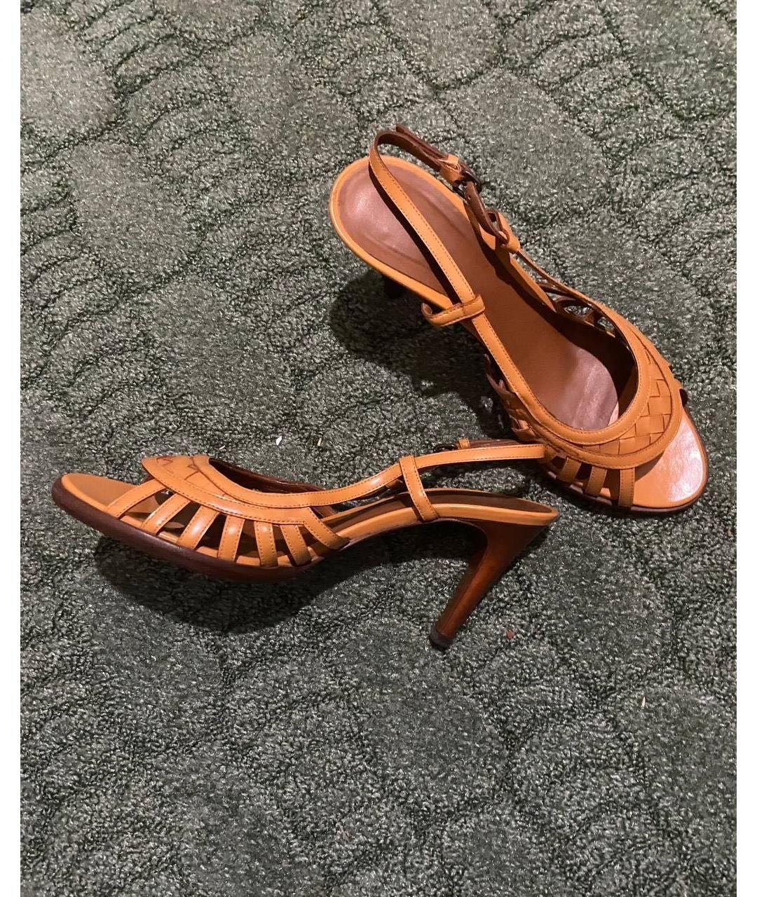 BOTTEGA VENETA Коричневые кожаные босоножки, фото 3