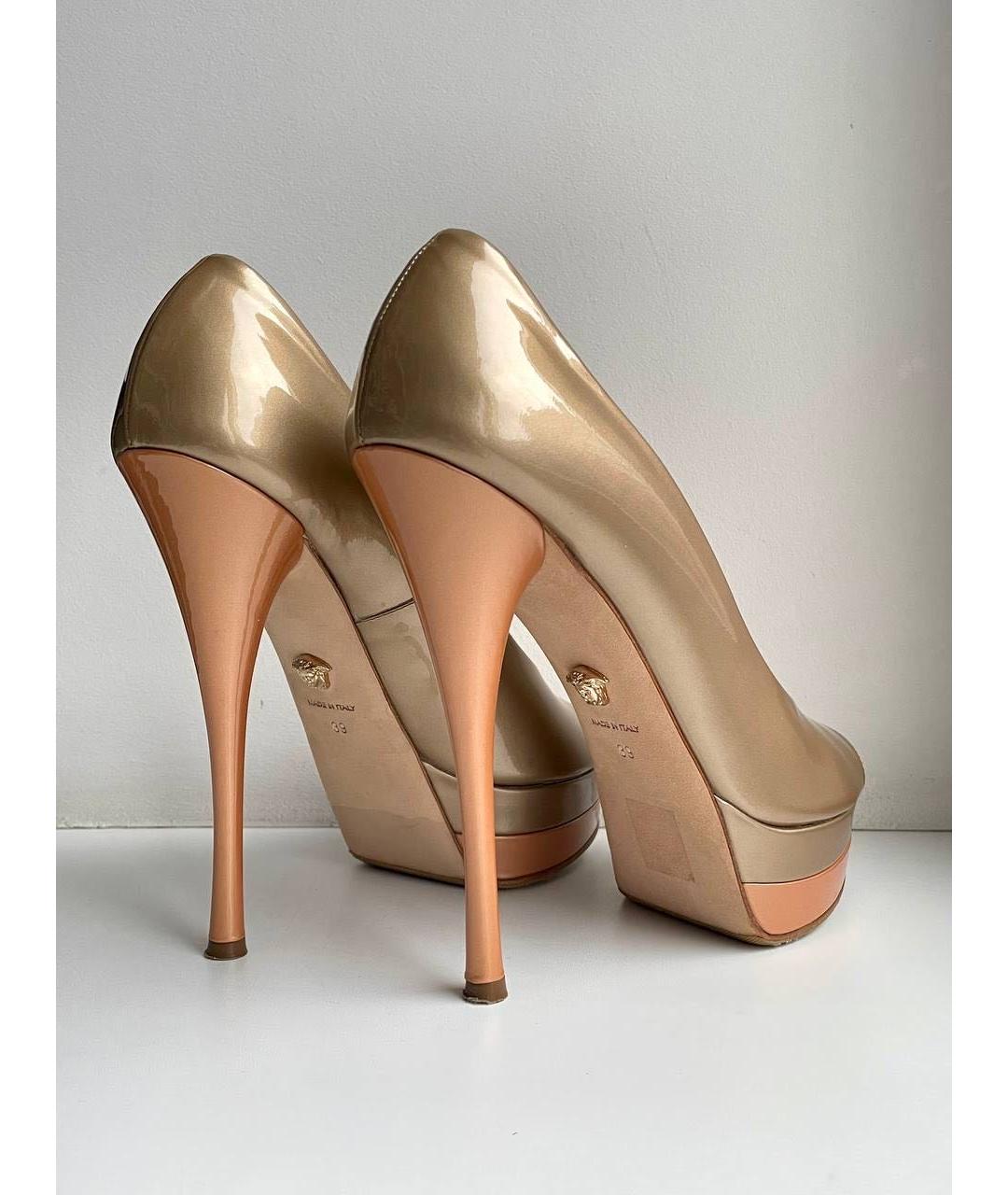 VERSACE Золотые туфли из лакированной кожи, фото 4