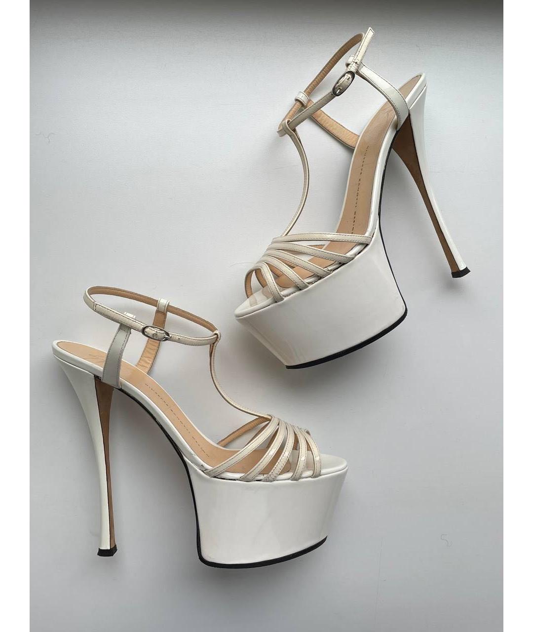 GIUSEPPE ZANOTTI DESIGN Белые босоножки из лакированной кожи, фото 2