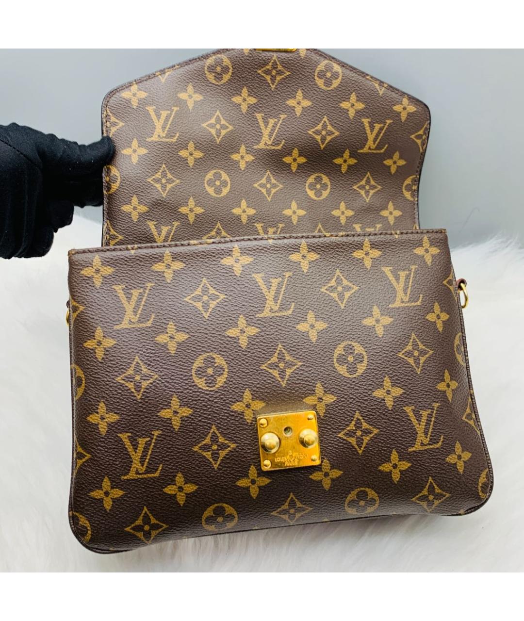 LOUIS VUITTON Коричневая кожаная сумка через плечо, фото 7