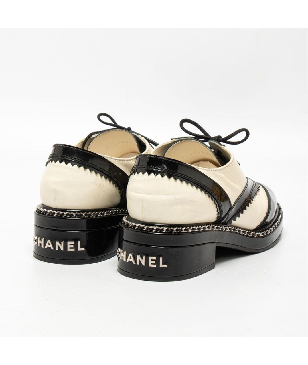 CHANEL Черные брогги и оксфорды из лакированной кожи, фото 3