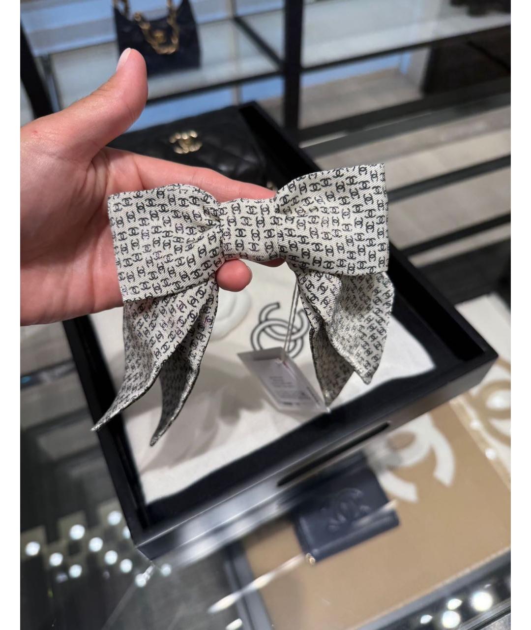 CHANEL Серая заколка, фото 4