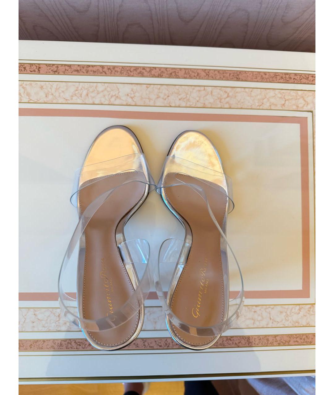 GIANVITO ROSSI Серебряные неопреновые босоножки, фото 3