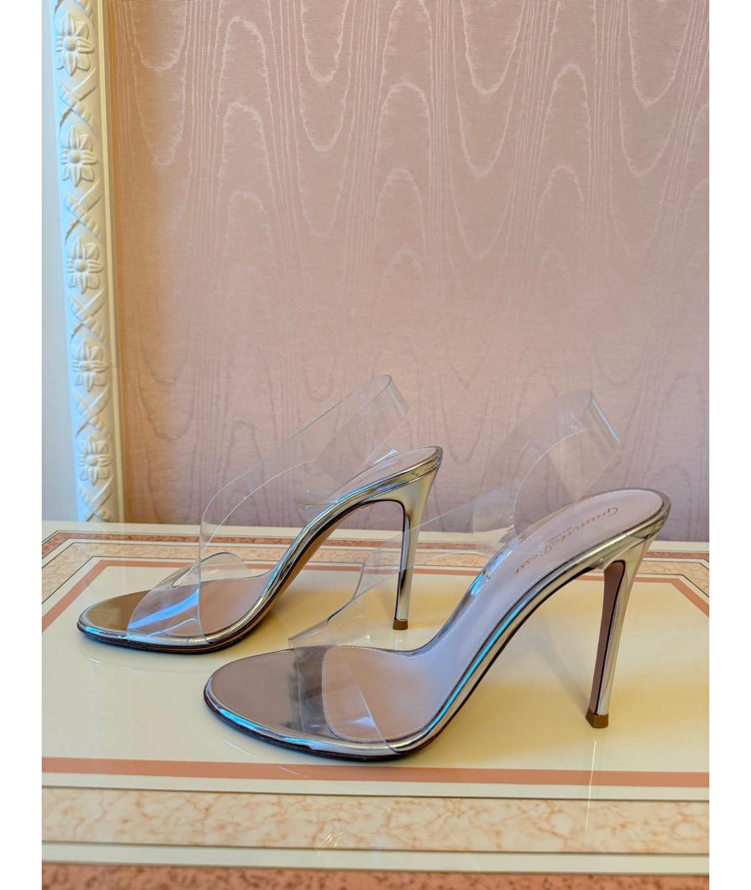 GIANVITO ROSSI Серебряные неопреновые босоножки, фото 5