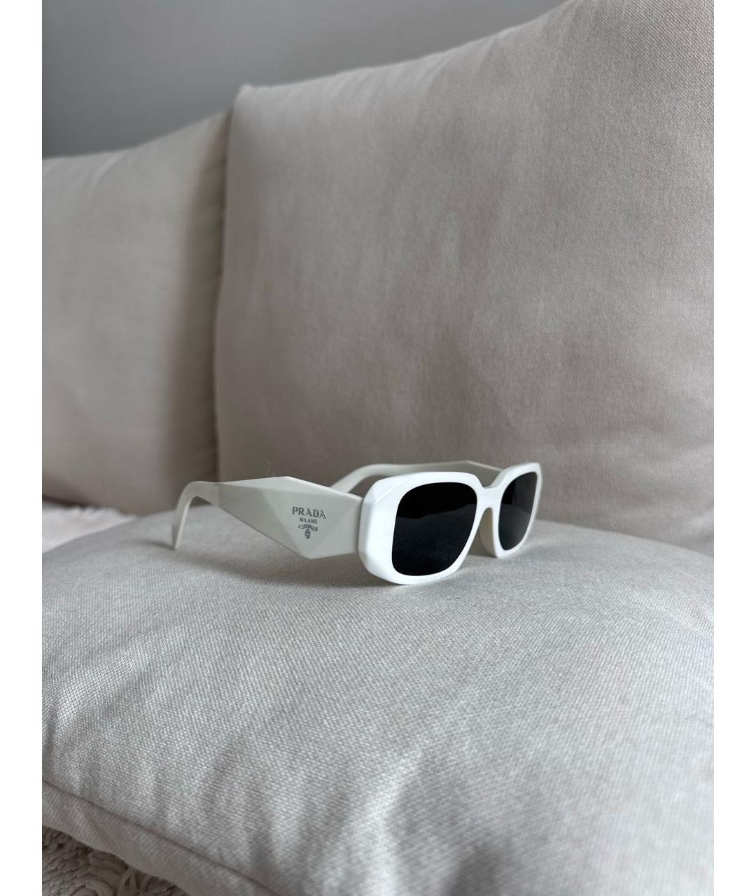 PRADA Белые пластиковые солнцезащитные очки, фото 3