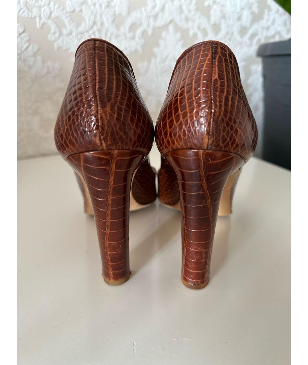 MANOLO BLAHNIK Коричневые туфли из экзотической кожи, фото 3