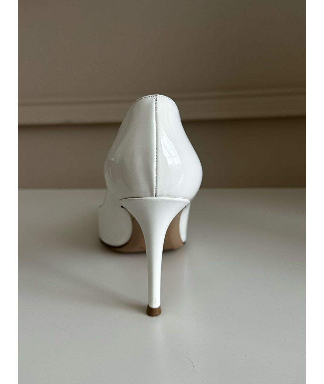 GIANVITO ROSSI Белые кожаные свадебные туфли на среднем каблуке, фото 4