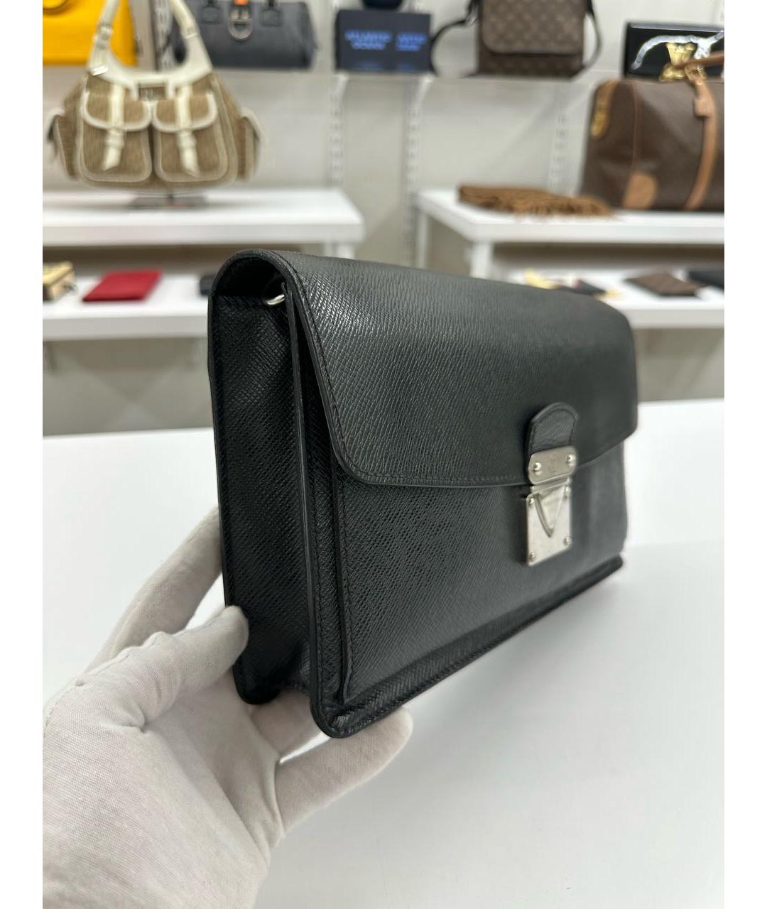 LOUIS VUITTON Черная кожаная барсетка, фото 3