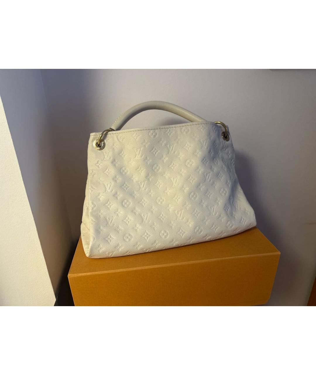 LOUIS VUITTON Белая кожаная сумка с короткими ручками, фото 3