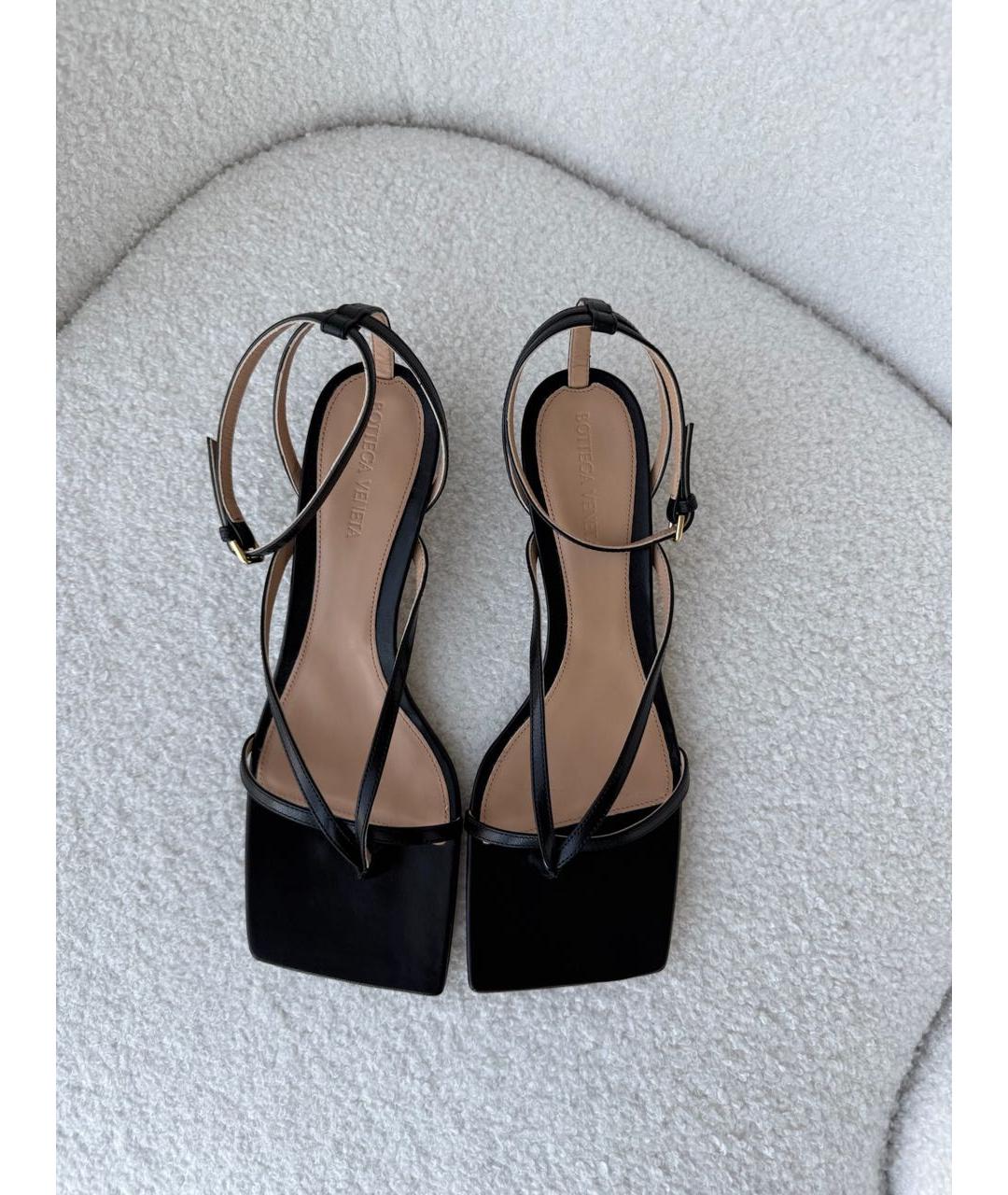 BOTTEGA VENETA Черные кожаные босоножки, фото 2