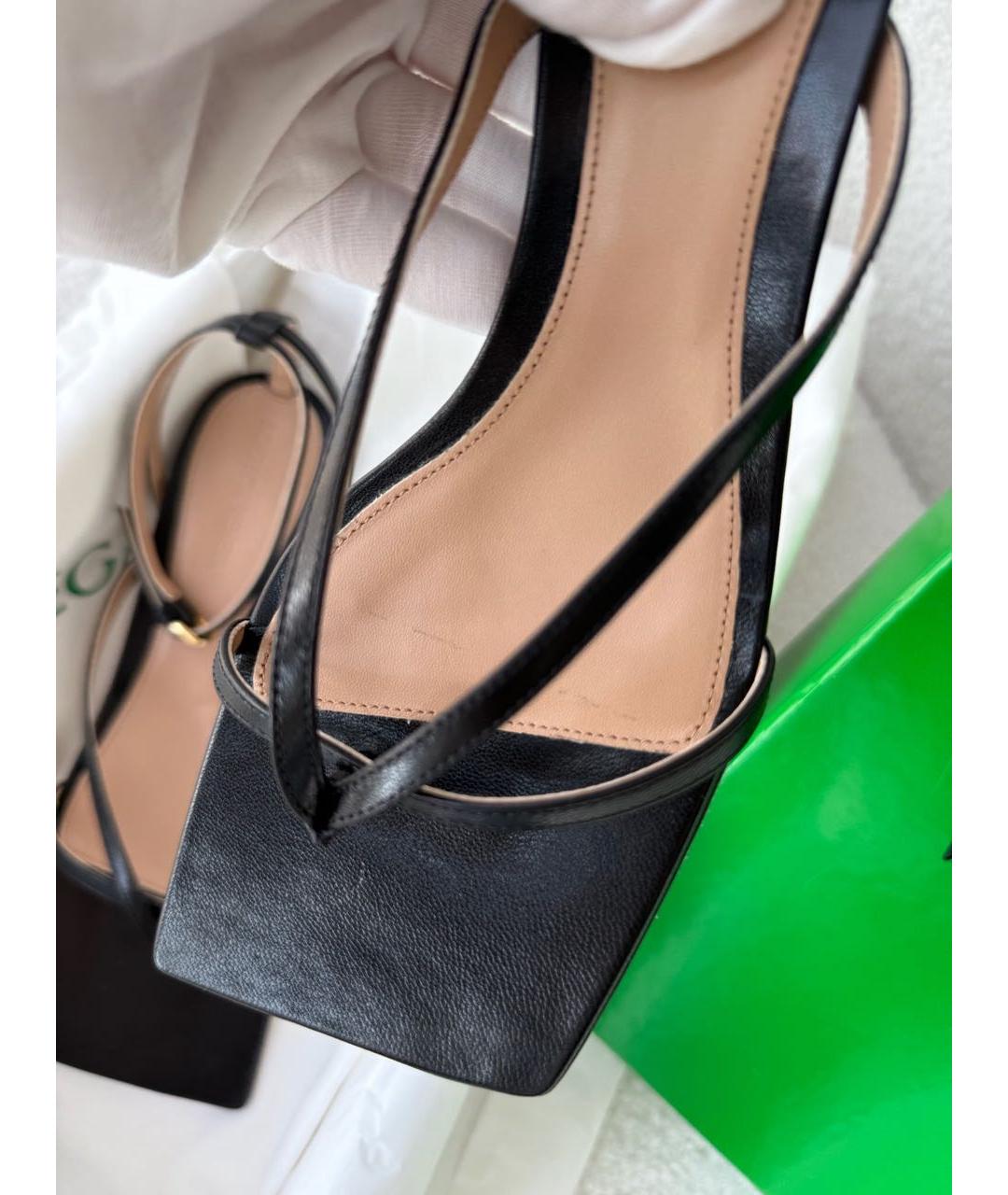 BOTTEGA VENETA Черные кожаные босоножки, фото 5
