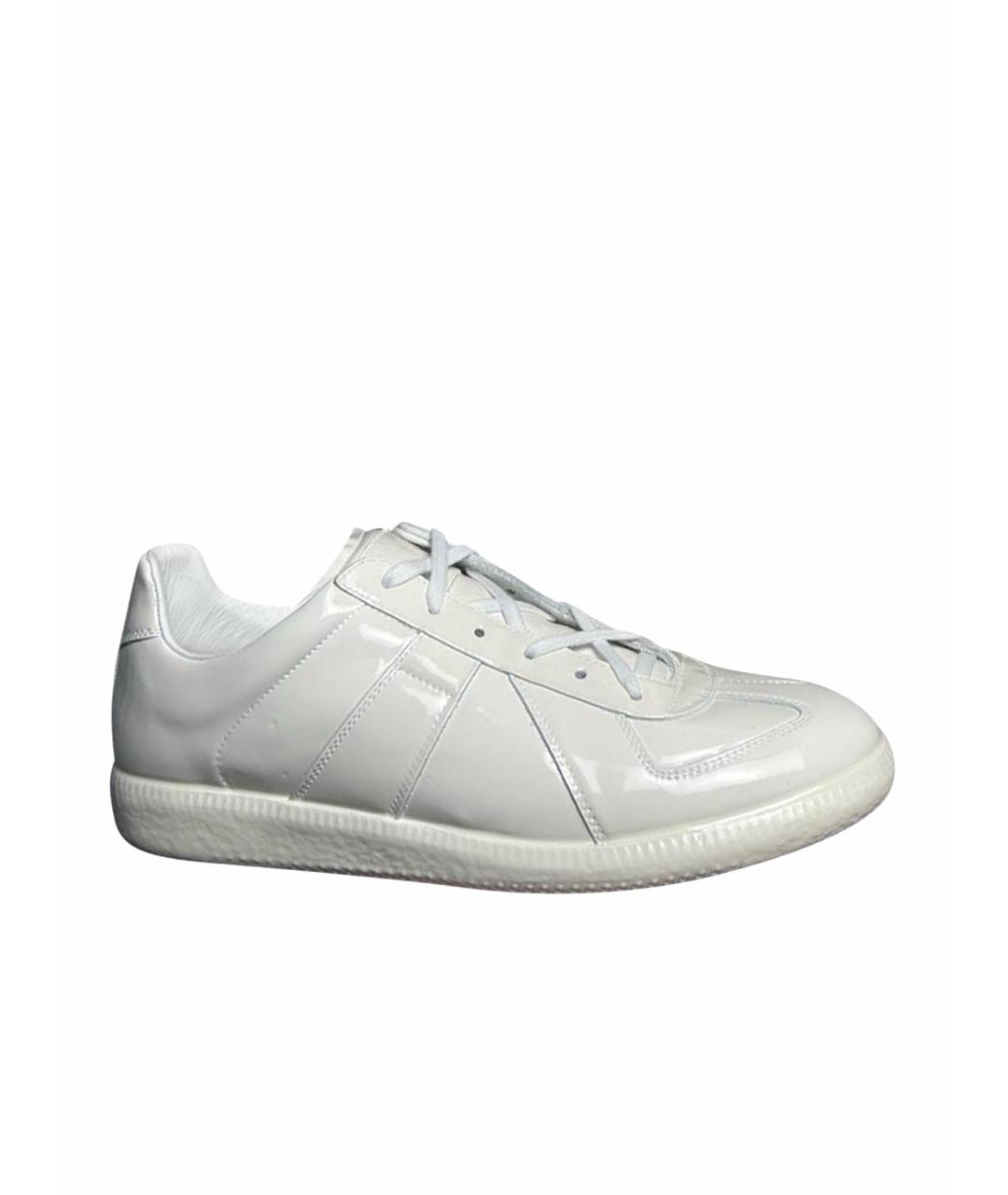 MAISON MARGIELA Белые низкие кроссовки / кеды из лакированной кожи, фото 1