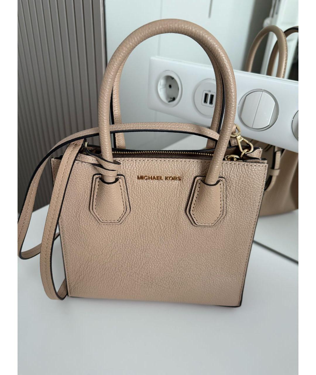 MICHAEL KORS Бежевая кожаная сумка с короткими ручками, фото 4