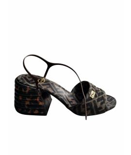 FENDI Босоножки