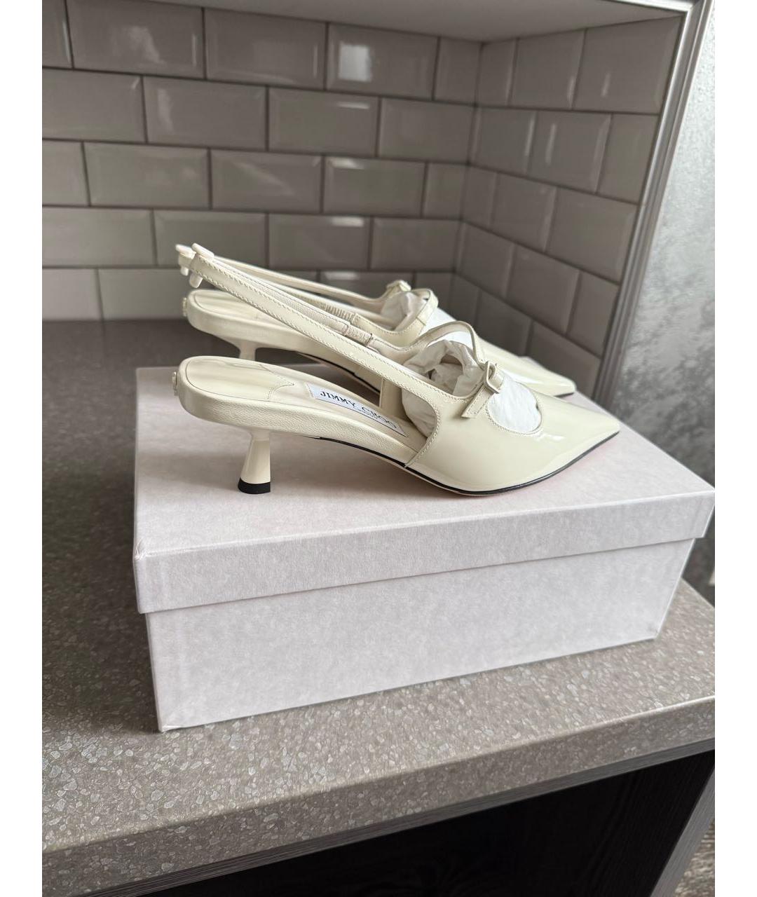 JIMMY CHOO Белые босоножки из лакированной кожи, фото 5