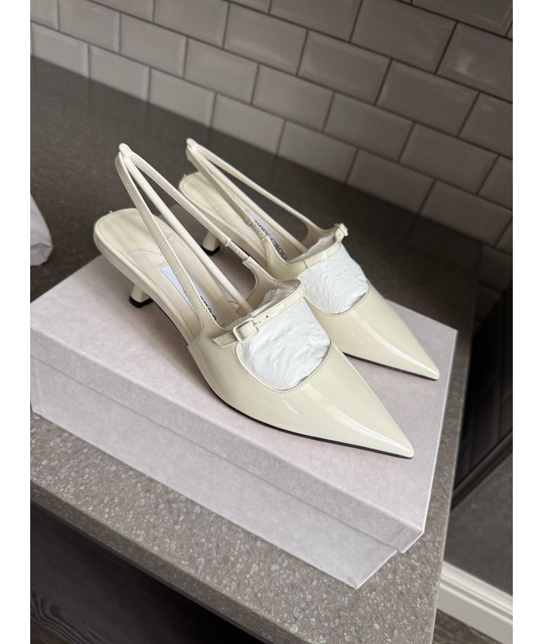 JIMMY CHOO Белые босоножки из лакированной кожи, фото 3