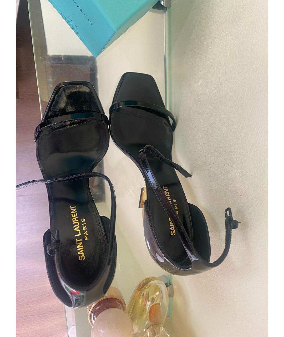 SAINT LAURENT Черные босоножки из лакированной кожи, фото 3