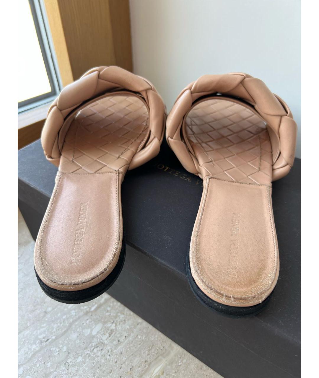 BOTTEGA VENETA Бежевые кожаные шлепанцы, фото 4
