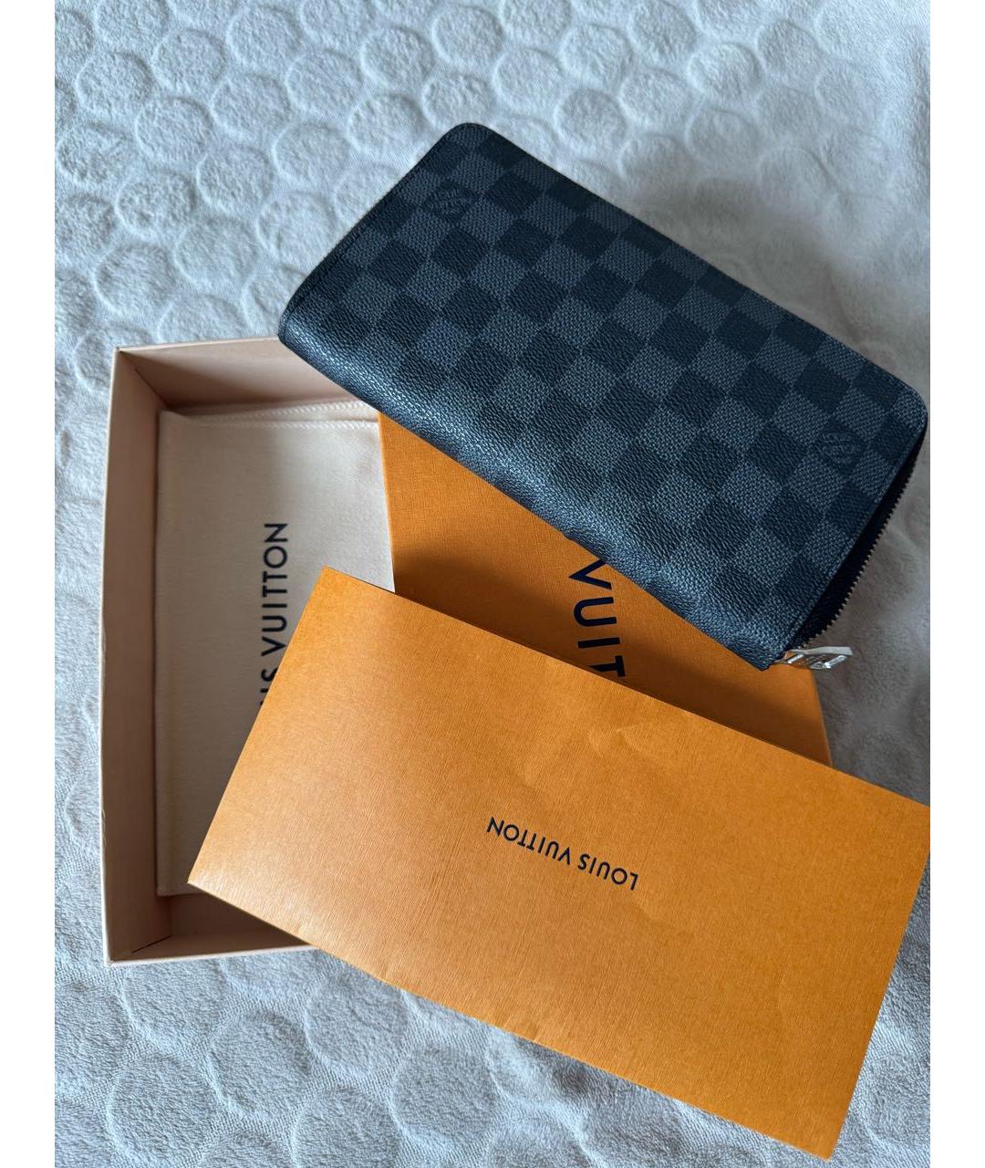LOUIS VUITTON Антрацитовая барсетка, фото 4