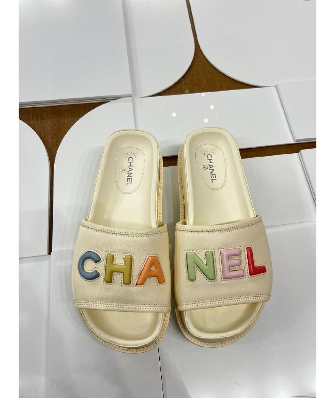 CHANEL Белые резиновые шлепанцы, фото 9