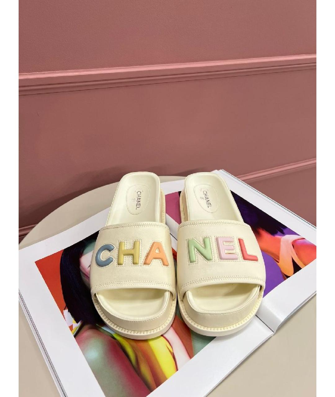 CHANEL Белые резиновые шлепанцы, фото 8