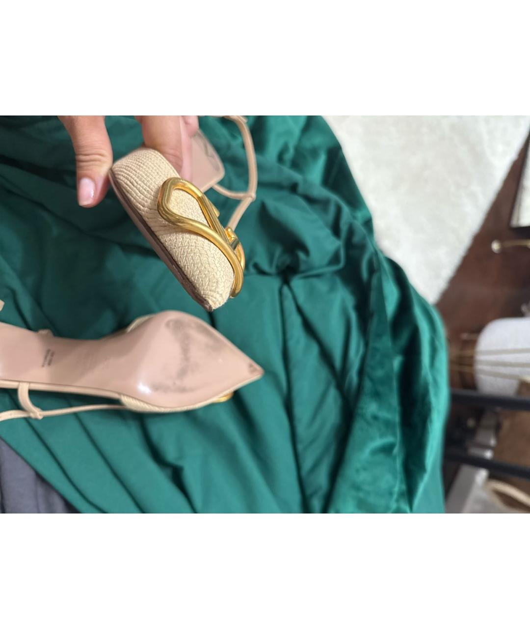 VALENTINO Бежевые кожаные лодочки на низком каблуке, фото 5
