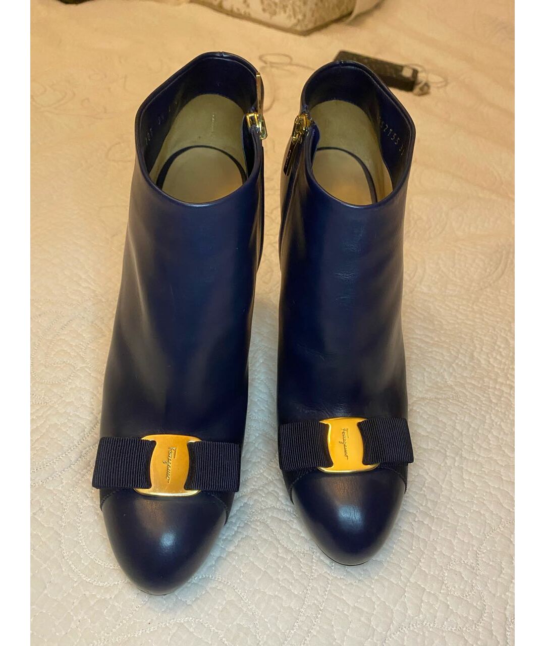 FERRAGAMO Темно-синие кожаные ботильоны, фото 2
