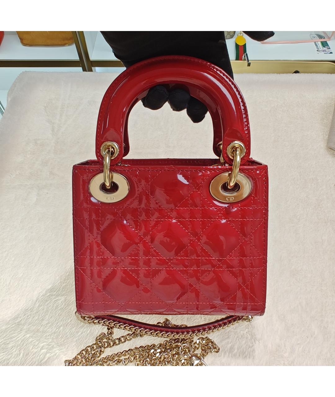 CHRISTIAN DIOR Красная сумка через плечо из лакированной кожи, фото 3