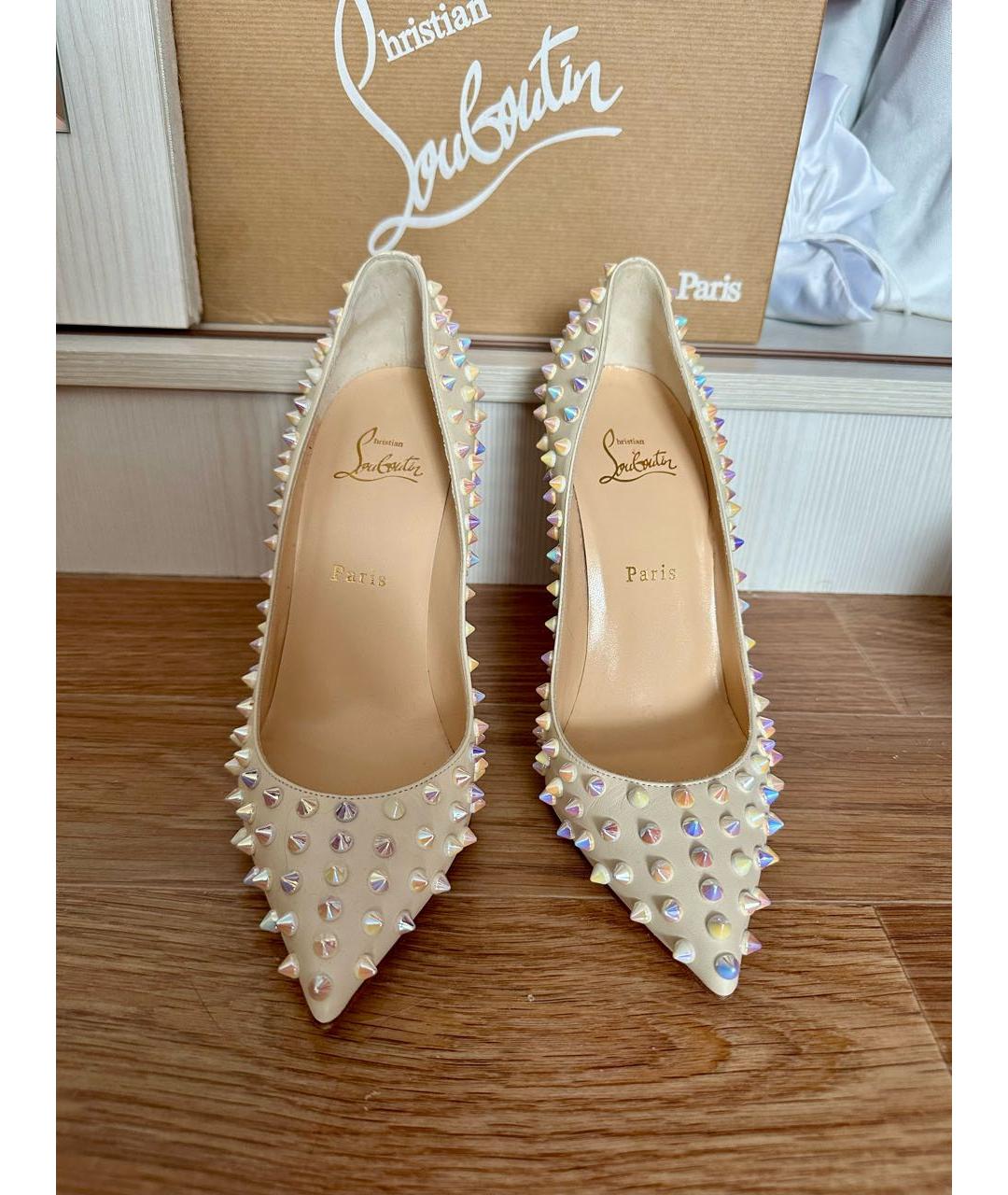 CHRISTIAN LOUBOUTIN Бежевые кожаные туфли, фото 2