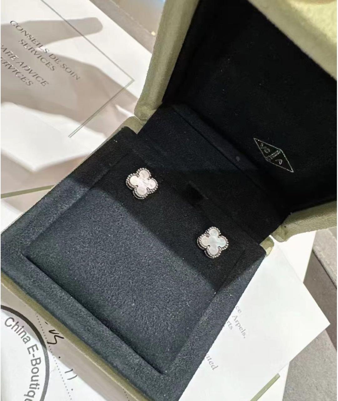 VAN CLEEF & ARPELS Белые серьги из белого золота, фото 4