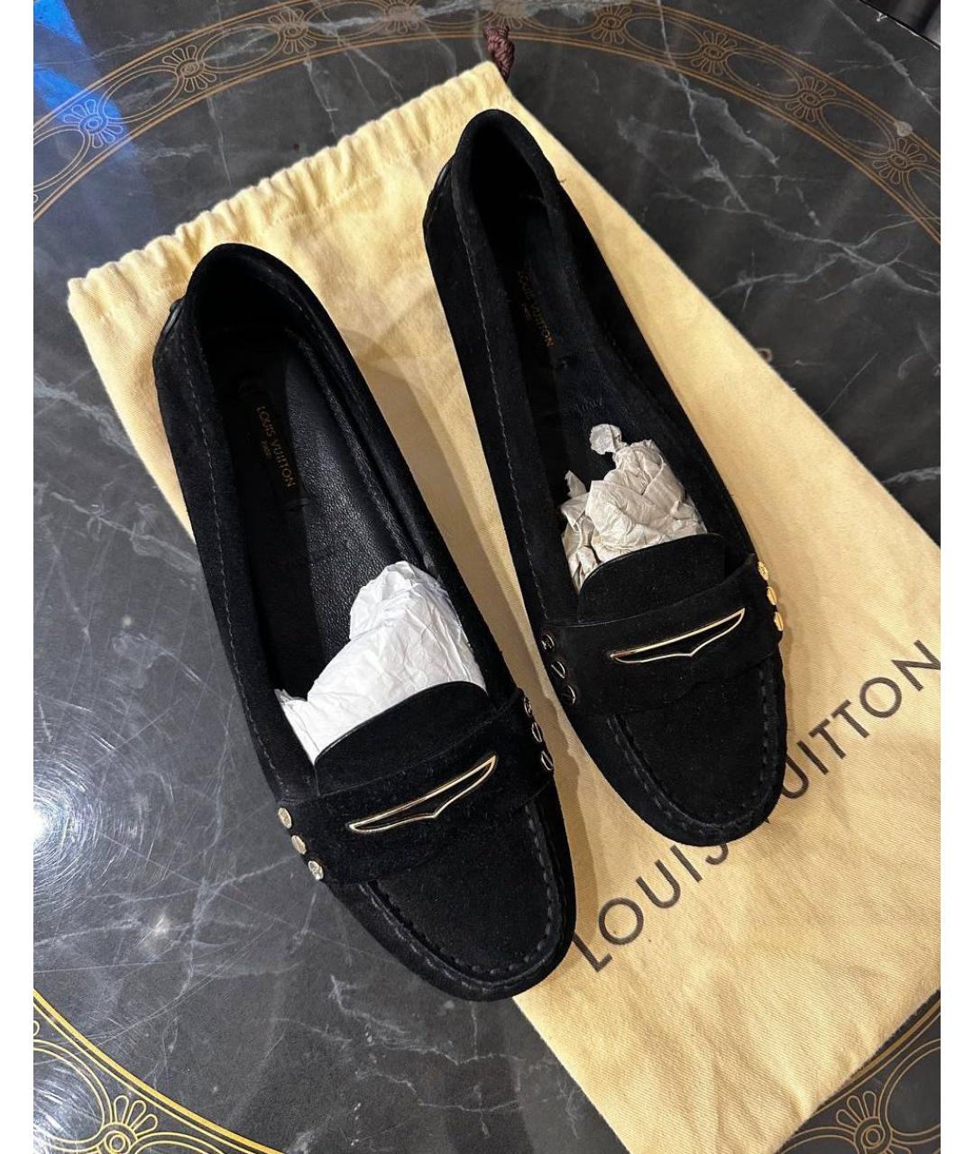 LOUIS VUITTON Черные замшевые лоферы, фото 3