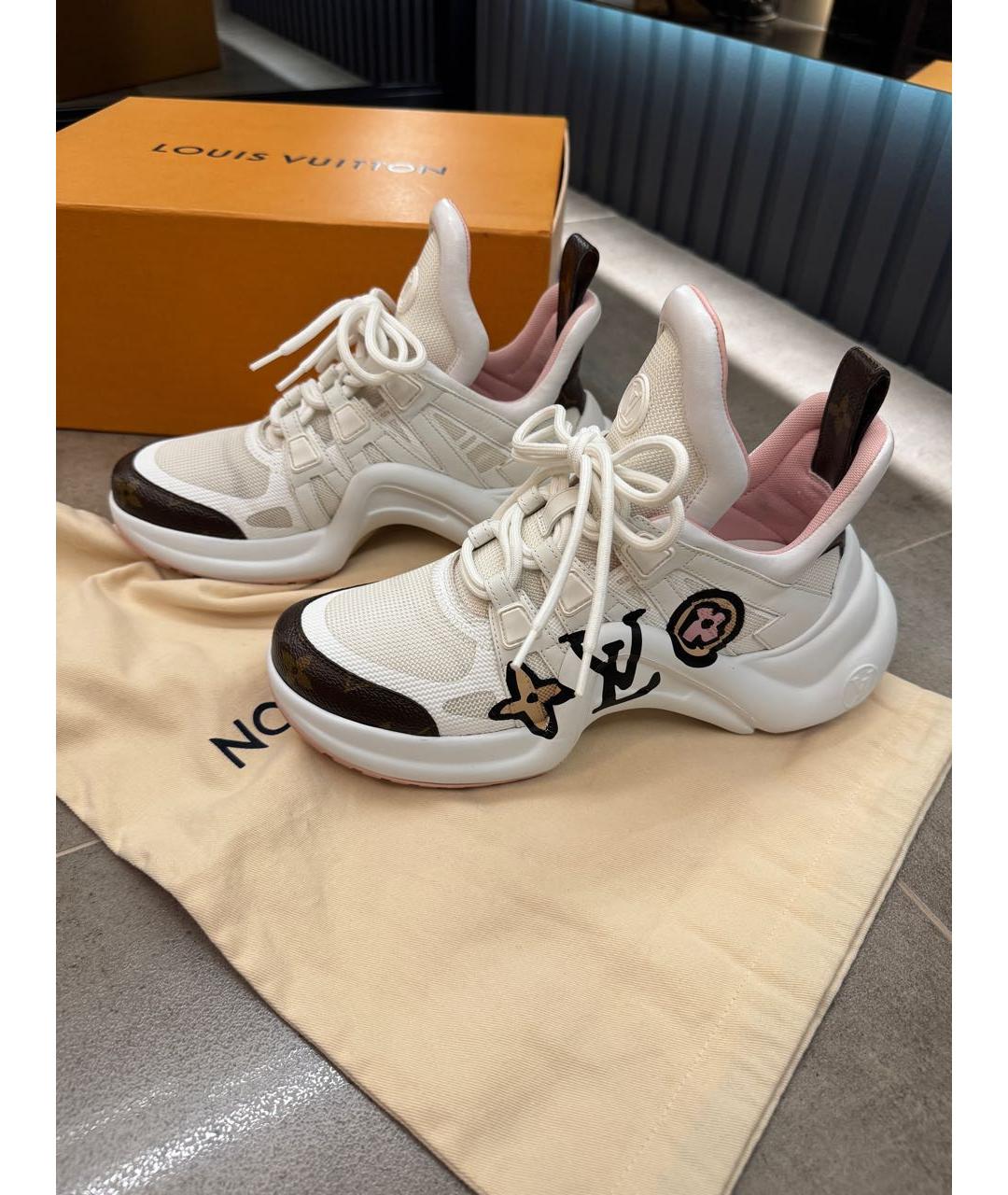 LOUIS VUITTON Белые кожаные кроссовки, фото 2