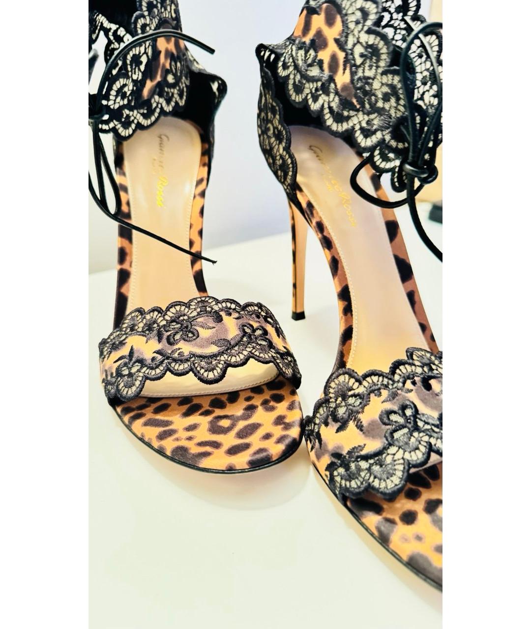 GIANVITO ROSSI Черные текстильные босоножки, фото 4