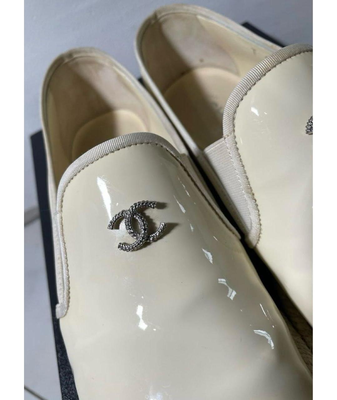 CHANEL Бежевые эспадрильи из лакированной кожи, фото 7