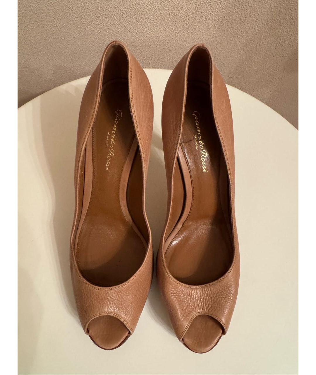 GIANVITO ROSSI Бежевые кожаные туфли, фото 2