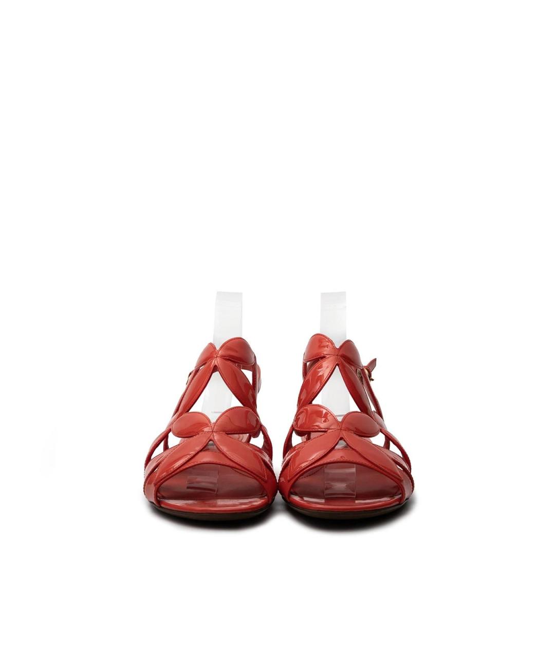 LOUIS VUITTON Красные сандалии из лакированной кожи, фото 4