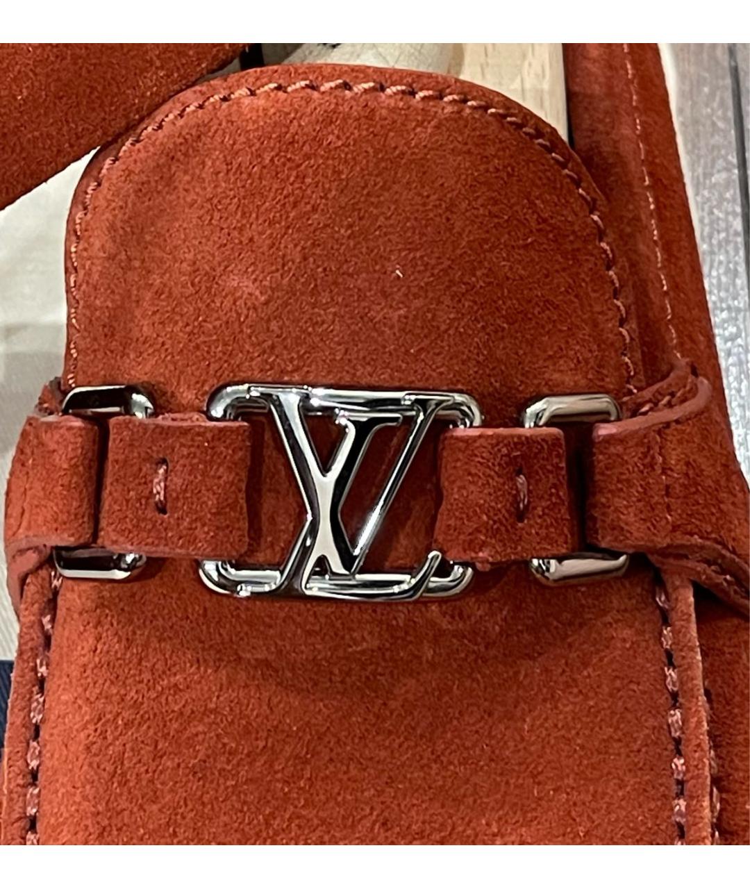 LOUIS VUITTON Красные замшевые мокасины, фото 4