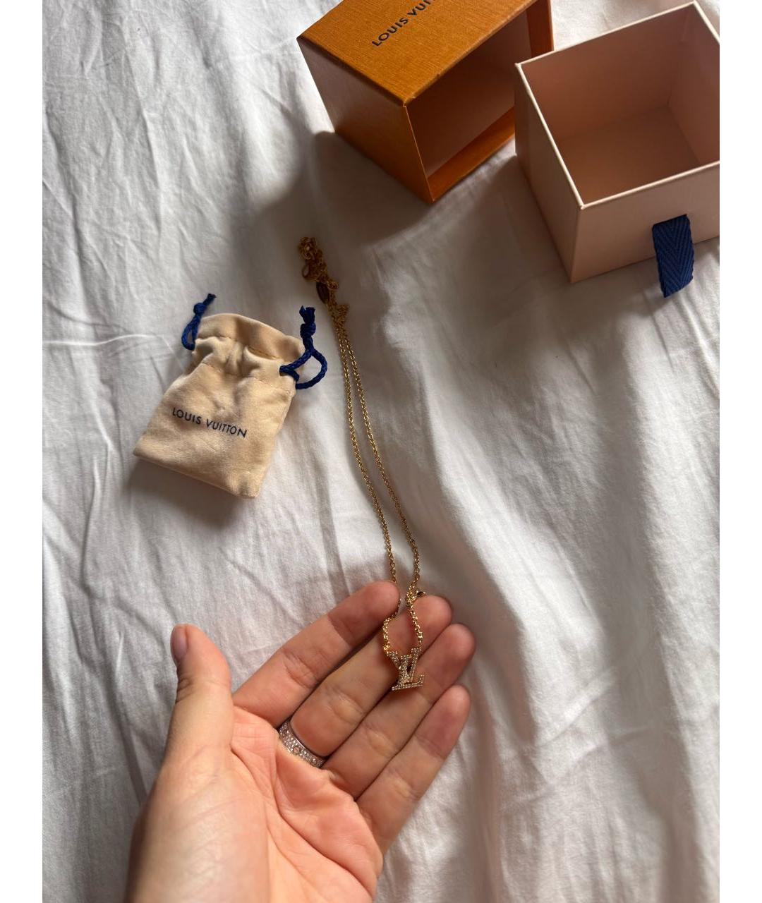 LOUIS VUITTON Золотая металлическая подвеска, фото 2