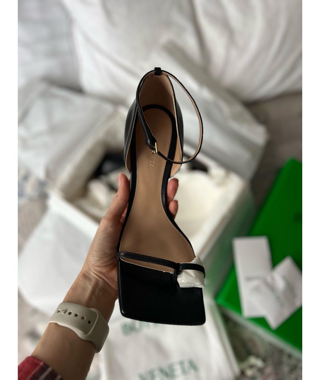 BOTTEGA VENETA Черные кожаные босоножки, фото 2