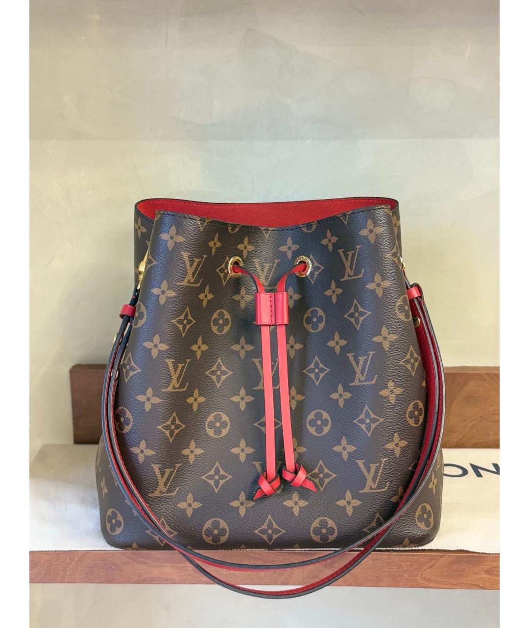 LOUIS VUITTON Красная сумка тоут из искусственной кожи, фото 9