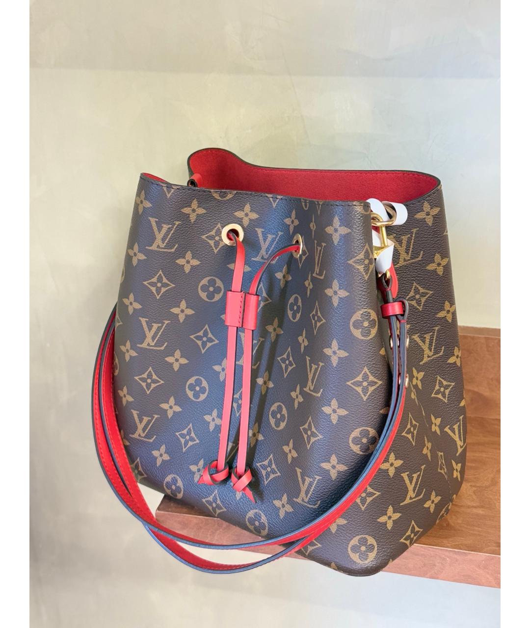LOUIS VUITTON Красная сумка тоут из искусственной кожи, фото 3