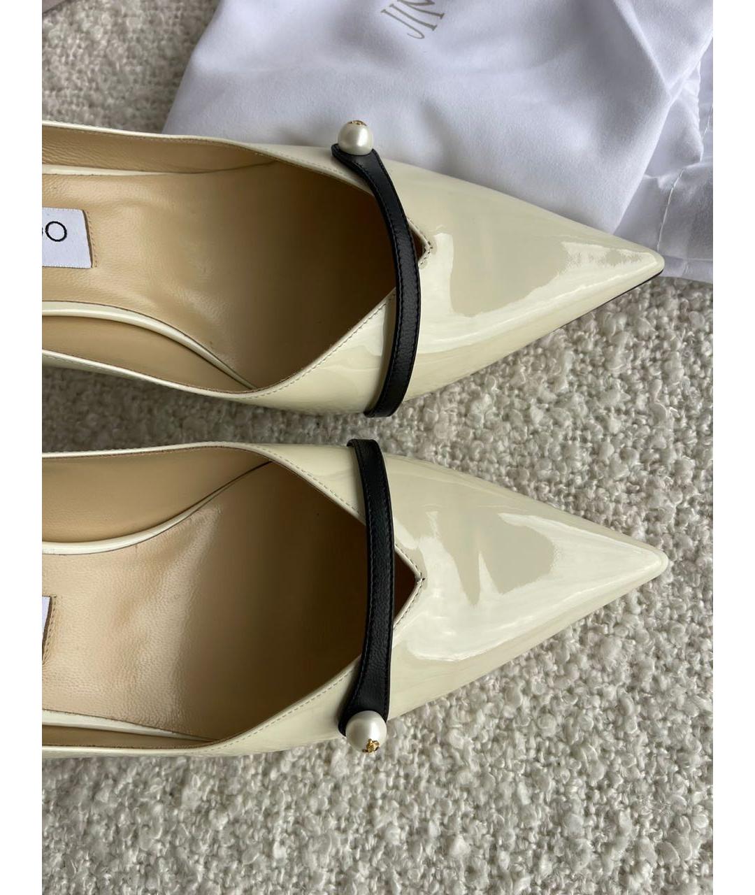 JIMMY CHOO Белые туфли из лакированной кожи, фото 5
