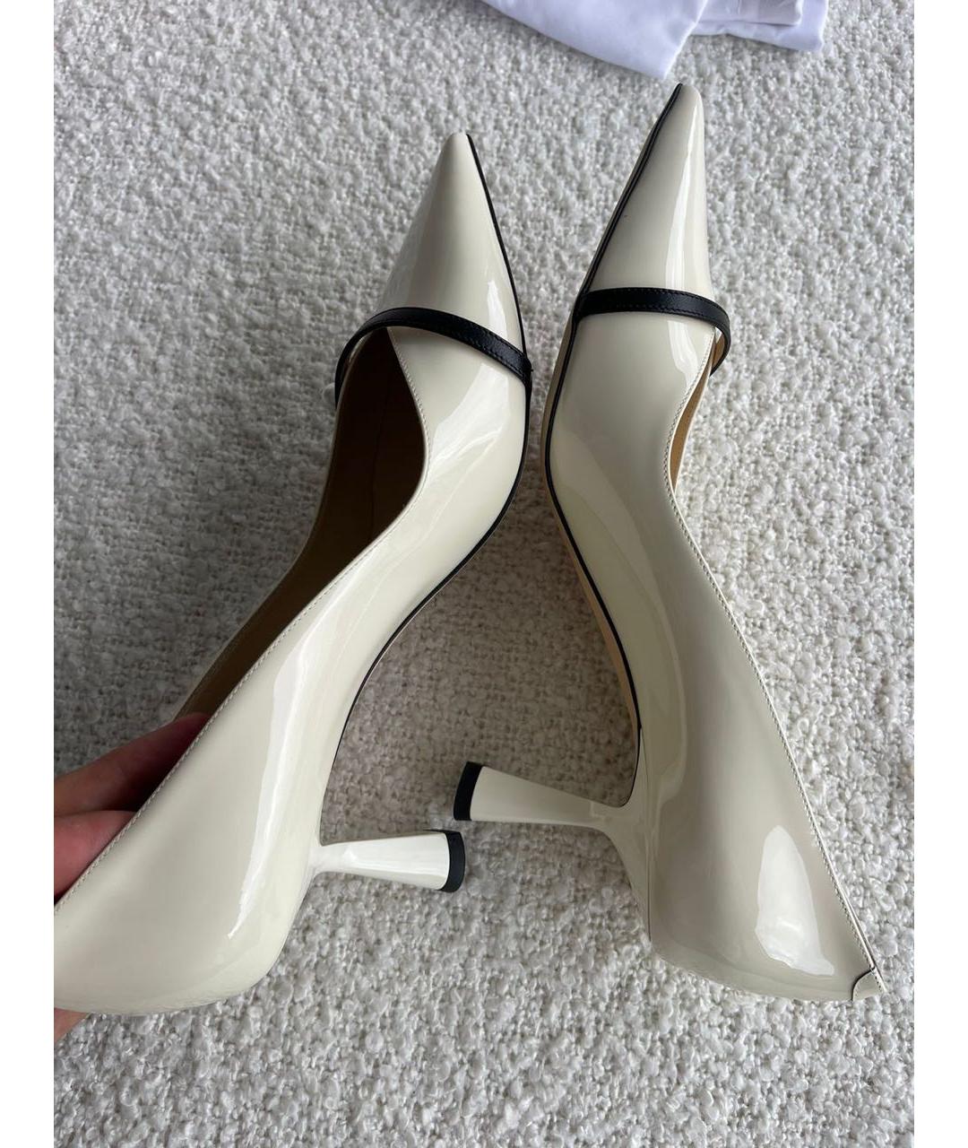 JIMMY CHOO Белые туфли из лакированной кожи, фото 7