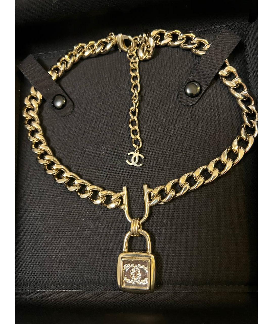 CHANEL Золотая металлическая подвеска, фото 3