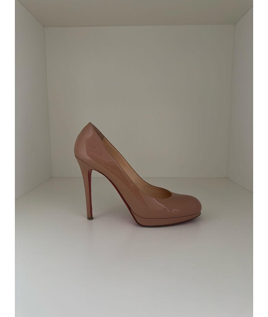 CHRISTIAN LOUBOUTIN Бежевые туфли из лакированной кожи, фото 6